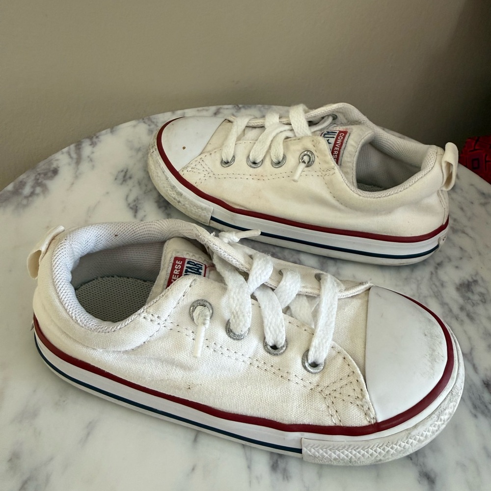 Classic Kids Sneakers in White and Red